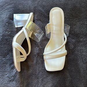 Anne Klein White & Clear Sandals Size 6.5 M